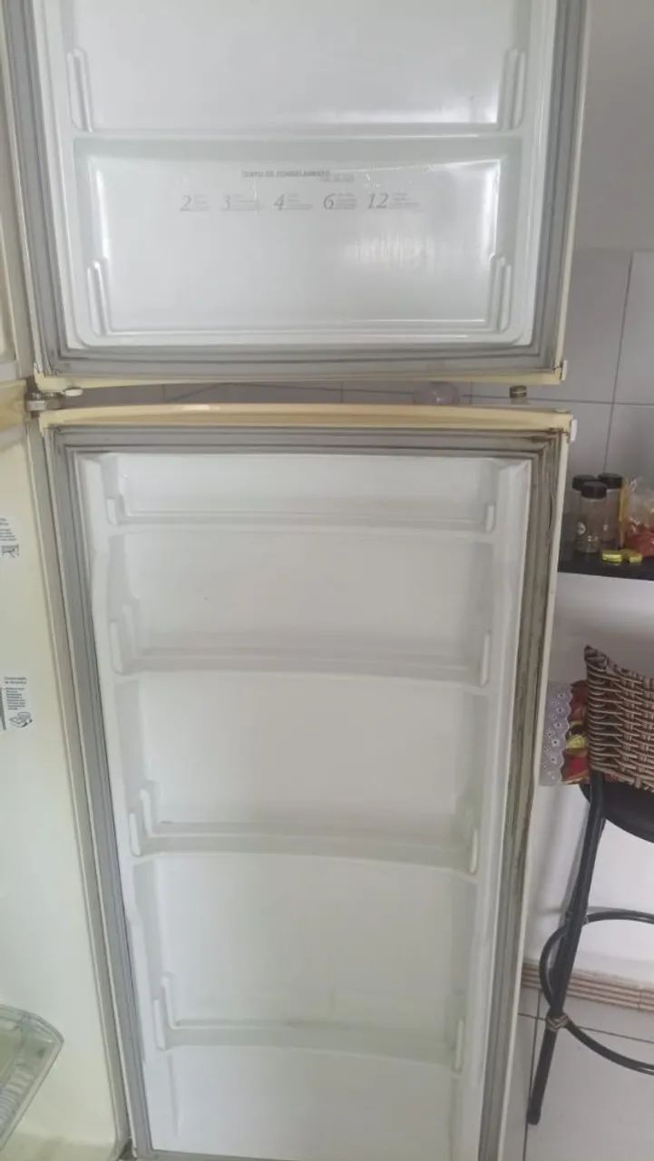 Geladeira com defeito  - Foto 3