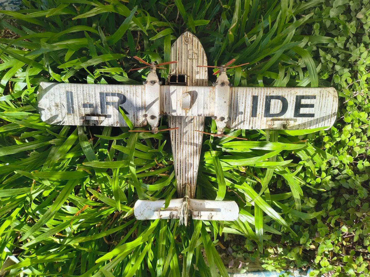 Avião miniatura decorativa  - Foto 4