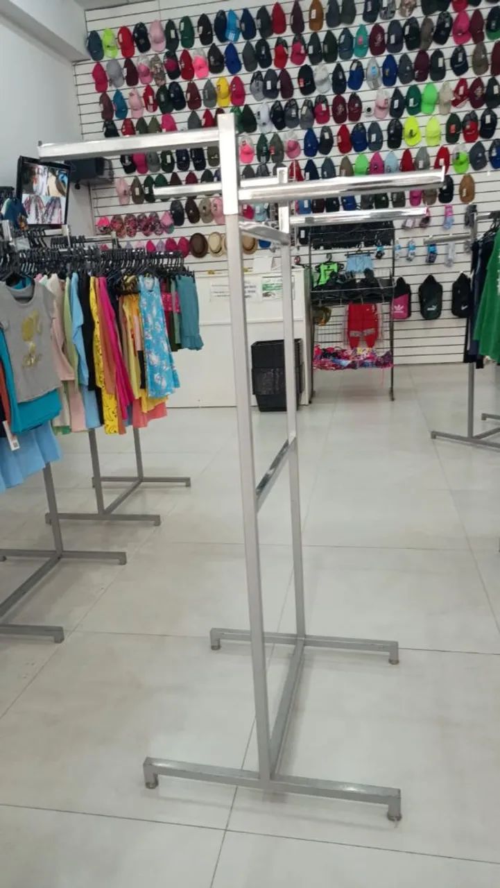 Araras de Roupas Loja - Foto 4