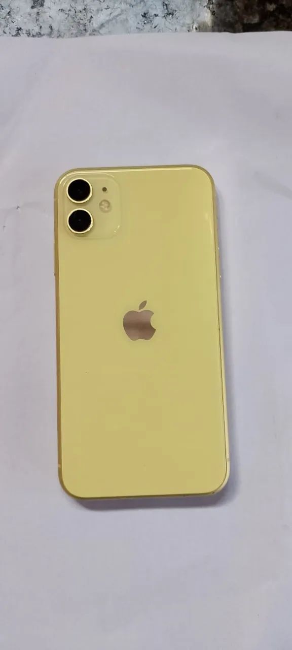 iPhone 11 64GB Amarelo - Usado - Celulares e Smartphones - São