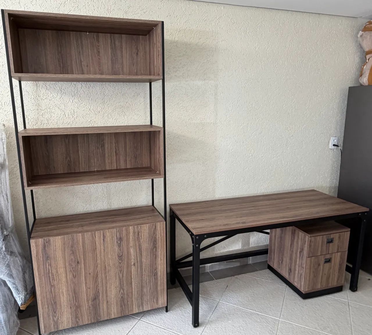 Conjunto mesa escritório industrial 
