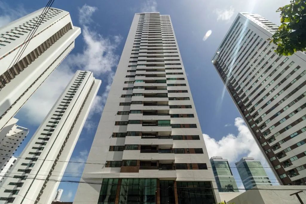 Apartamento para locação com 3 suítes em Boa Viagem