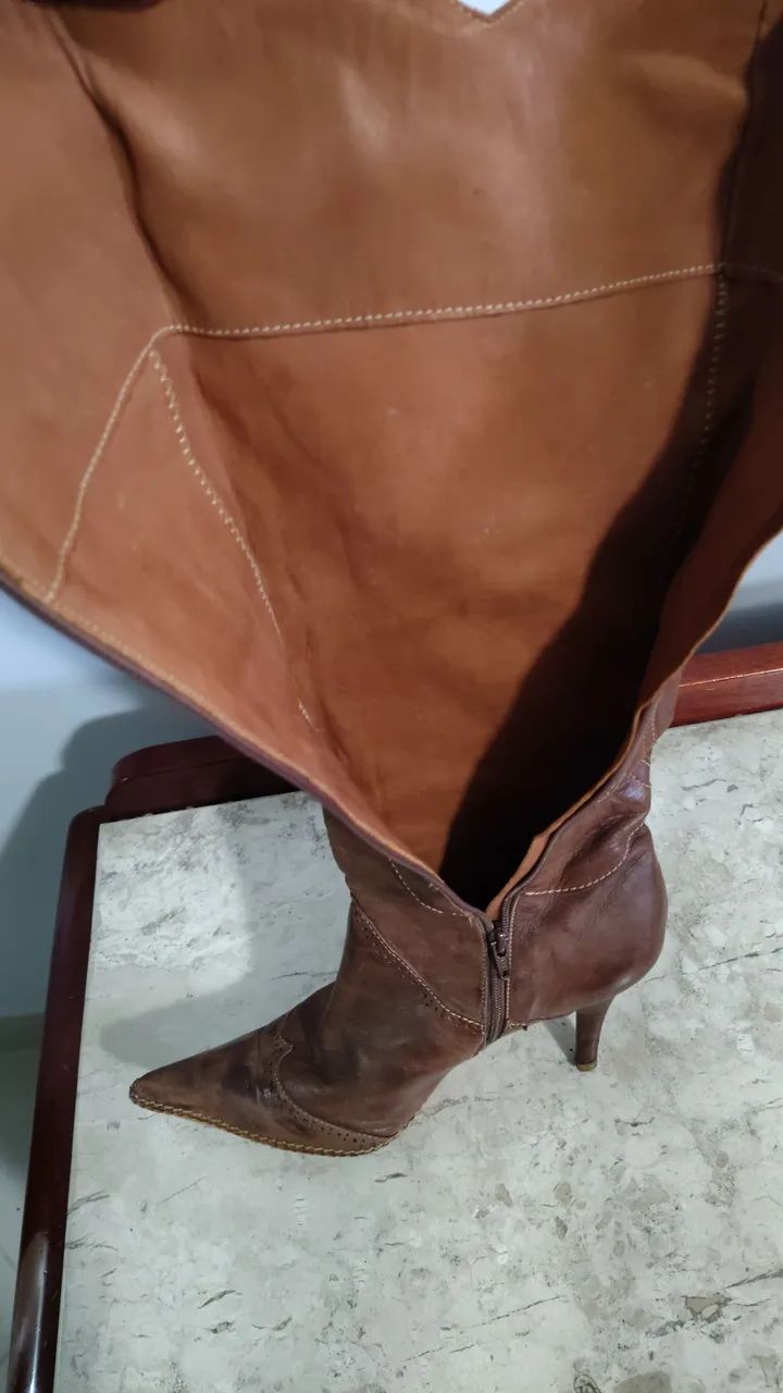 Bota em couro feminina - Foto 5