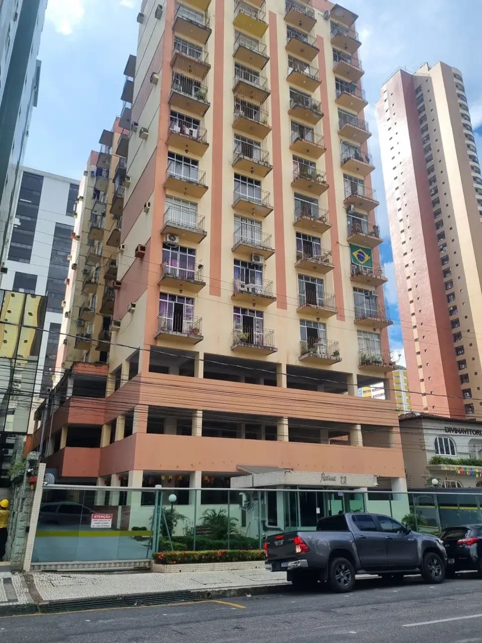 Apto 1 quarto mobiliado na Doca.