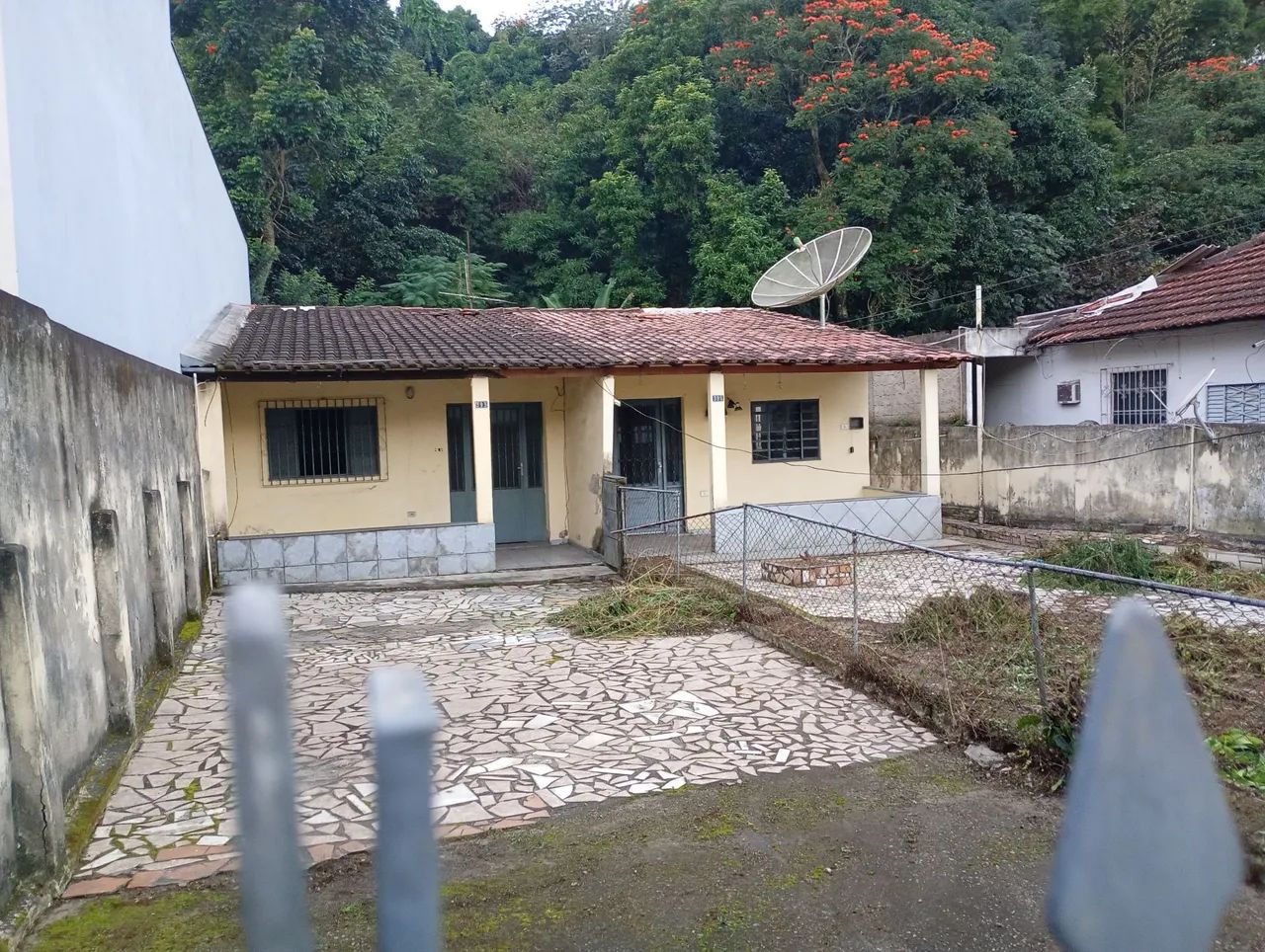 Terreno com 2 casas geminadas  - Foto 3