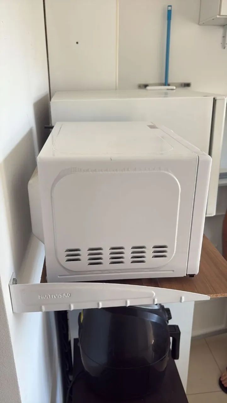 Microondas Eletrolux e Midea 220v - Foto 4