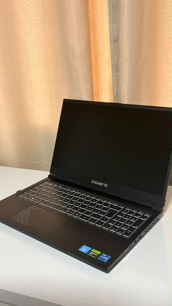 Notebook gamer Gigabyte G5 MF 2024 - Foto 3