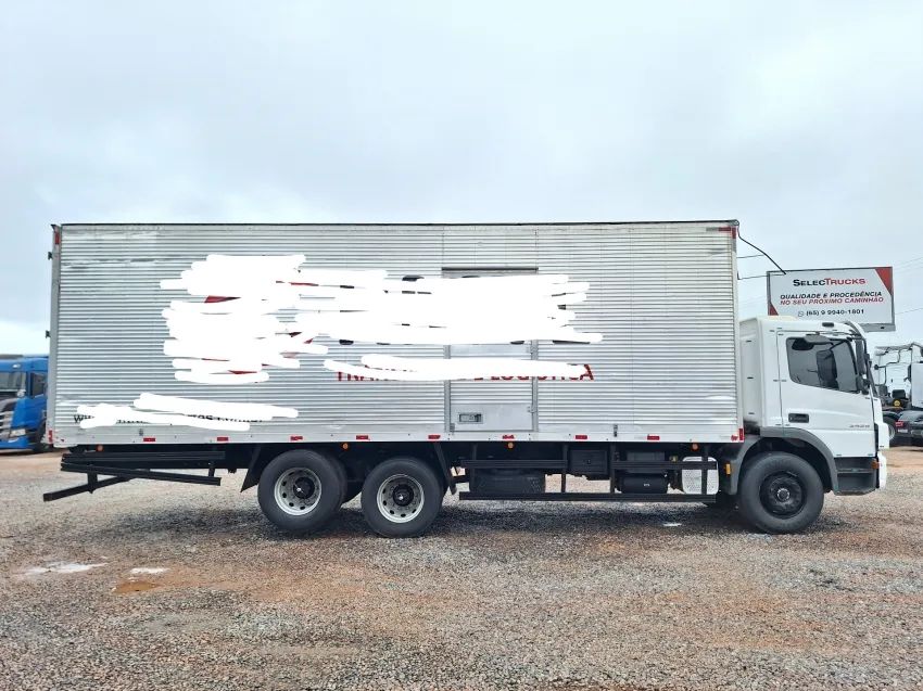 MB Atego 2426 6x2 baú 8.60m. - Foto 6