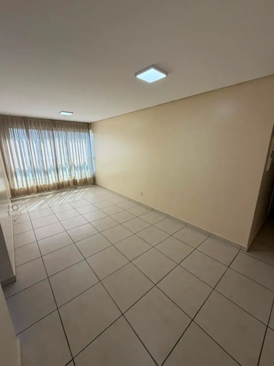 Alugo Apto de 3 suítes a beira mar com 86 M2 no Evolution - Foto 2