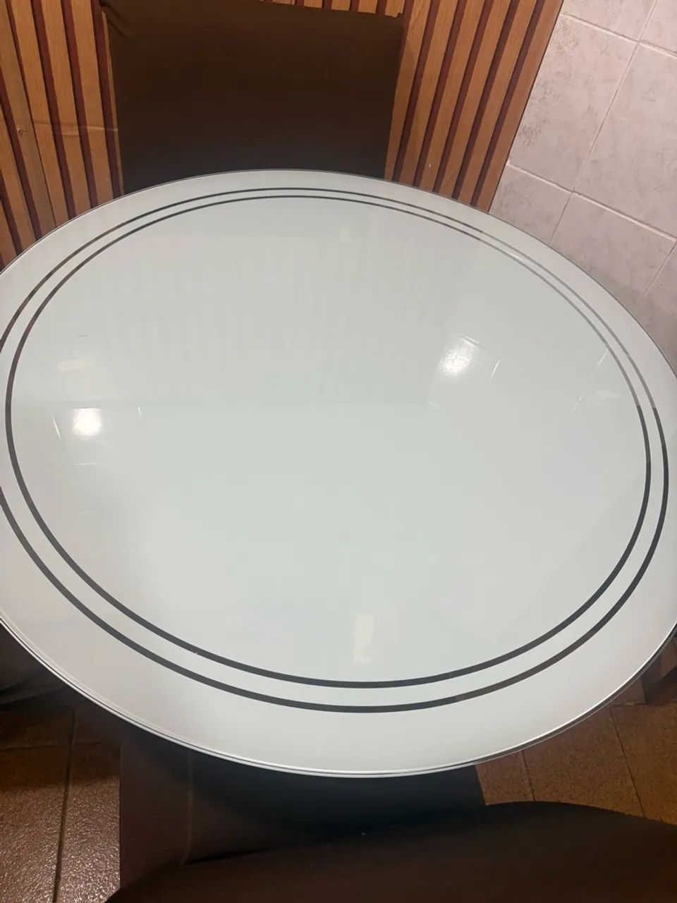 Mesa de vidro redonda com cadeiras - Foto 2