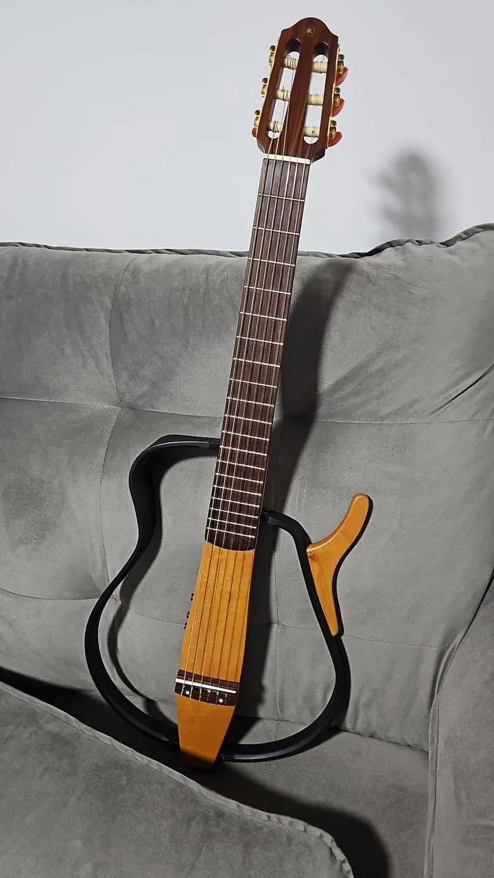 Vendo violão Yamaha silent vazado.  - Foto 2