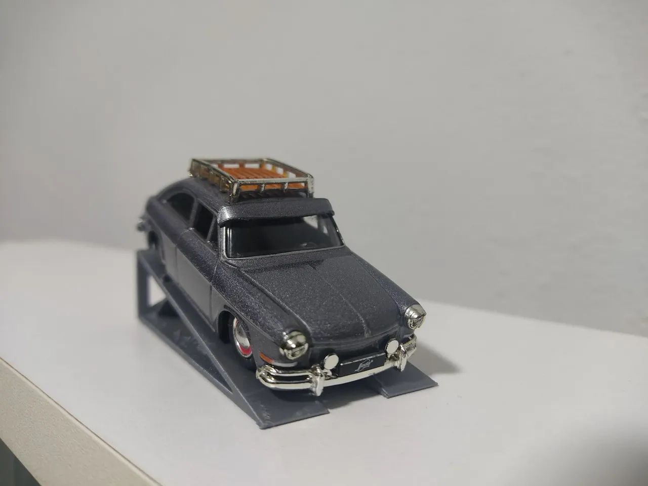 MINIATURA VOLKSWAGEN 1600 TL 1985 - Foto 2
