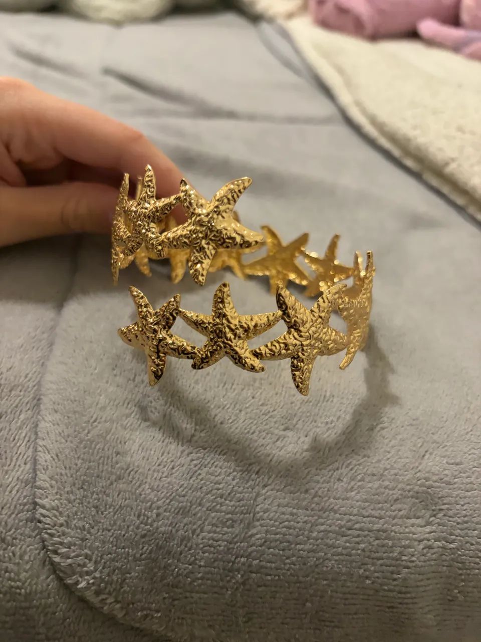 Bracelete de estrelas do mar cor dourada  - Foto 2