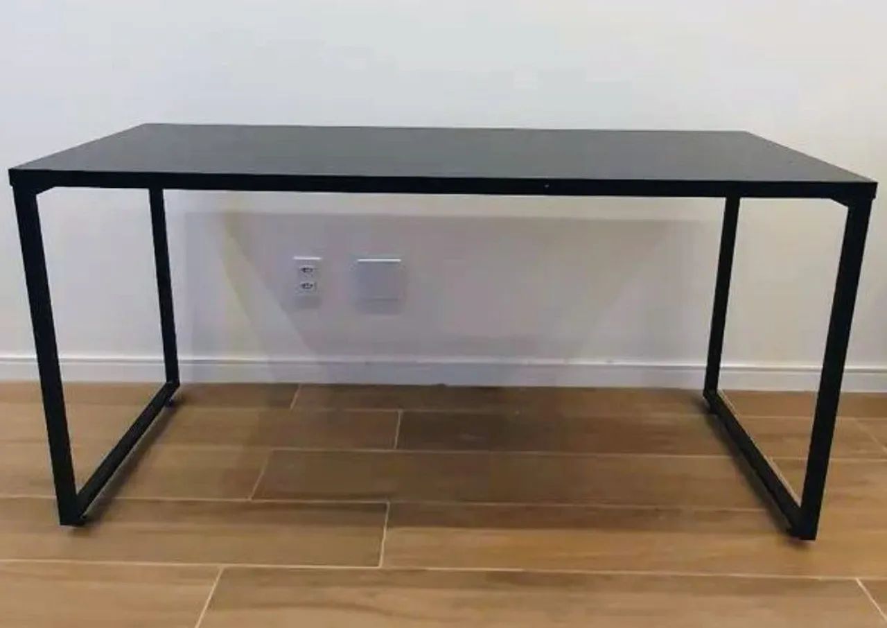 Mesa industrial semi nova Leroy 