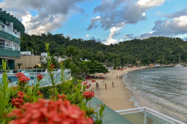 Flat em angra com lazer no condomínio e de frente para o mar azul - Foto 7