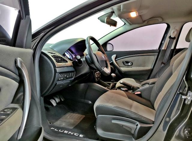 Renault Fluence Dynamique 2016 completíssimo. Licenciado 2019 com placa nova Mercosul - Foto 11
