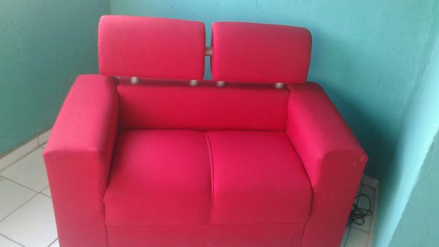 Vendo um sofa de dois acento cime novo