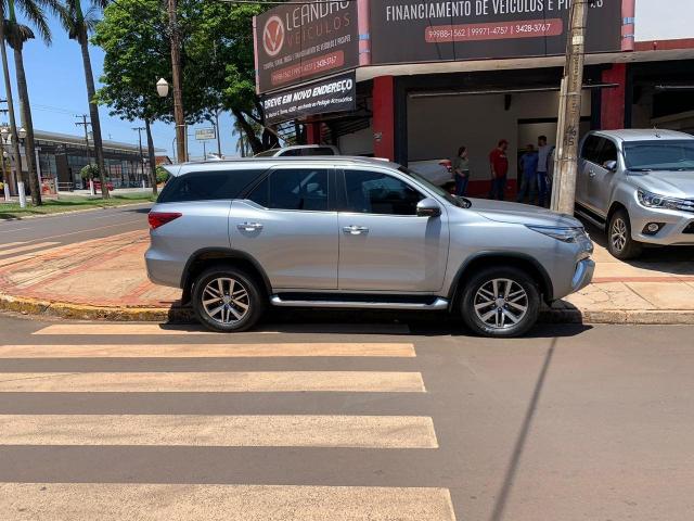 TOYOTA HILUX SW4 2018/2019 2.8 SRX 4X4 7 LUGARES 16V TURBO INTERCOOLER DIESEL 4P AUTOMÁTI - Foto 8
