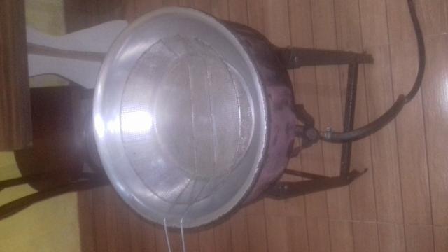 Vendo fritadeira a gaz semi nova