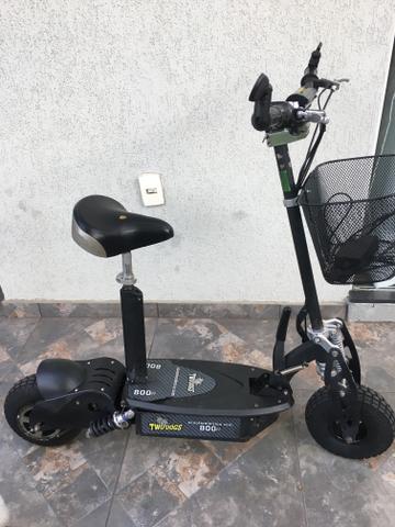 Patinete elétrico Two Dogs R$2490,00