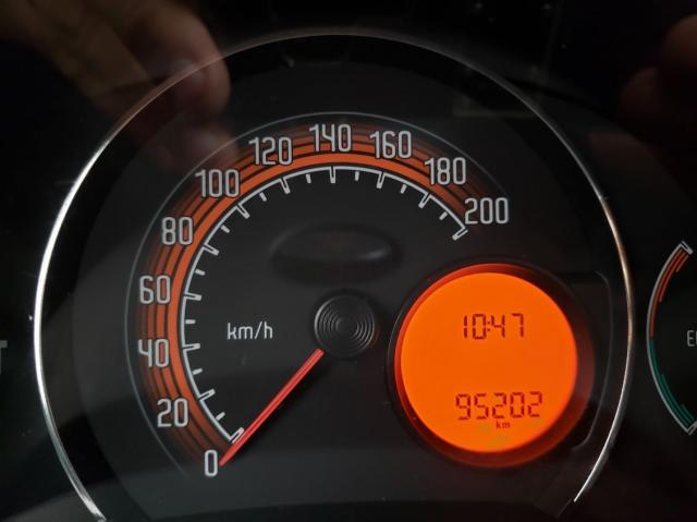 FIAT UNO 1.0 VIVACE 8V - Foto 6