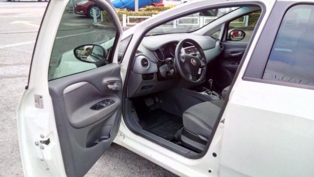 FIAT PUNTO EVO ESSENCE 1.6 16V DUALPLUS FLEX Branco 2015/2016 - Foto 5