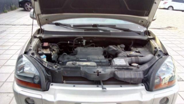 HYUNDAI TUCSON NAC. GLS 4X2 2.0 16V AT Prata 2013/2014 - Foto 12