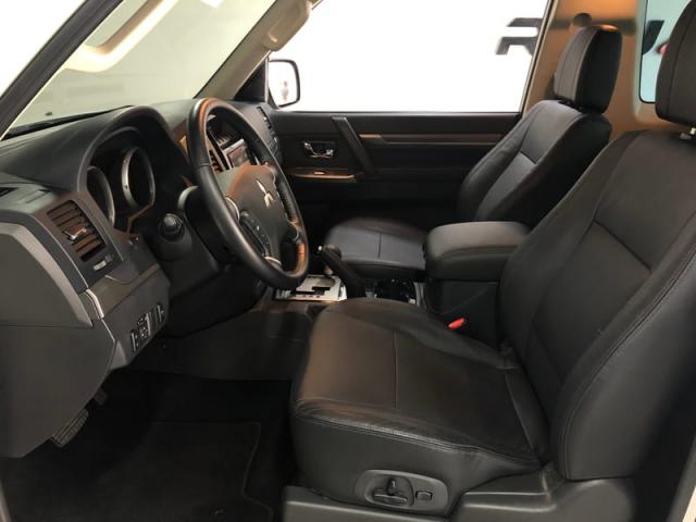 MITSUBISHI PAJERO HPE 3.2 4X4 T.I. DIES. 3P AUT 2019 - Foto 9