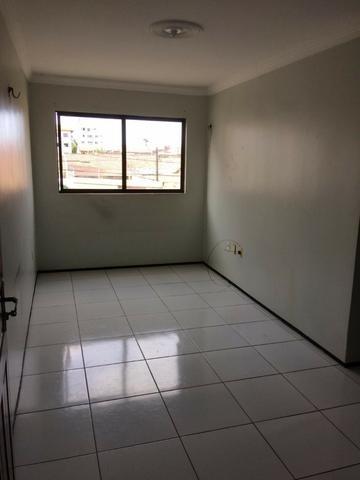 Apartamento com 3 quartos a 50 metros da Godofredo Maciel. - Foto 8