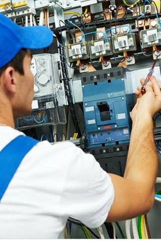 Contratamos técnico em eletrotécnica