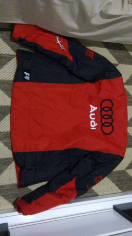 Jaqueta da Audi