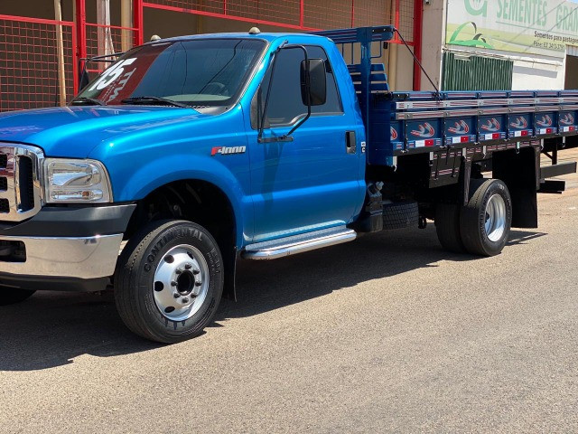 Caminhão Ford F -4000 4x2 carroceria - Foto 3
