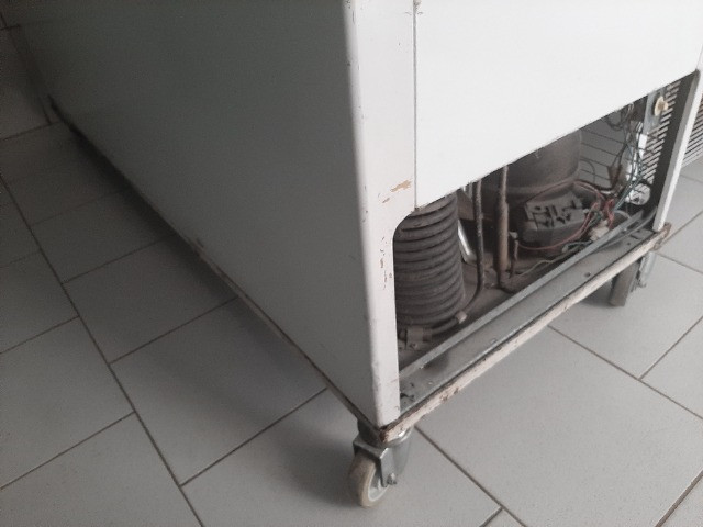 Freezer horizontal Metalfrio branco - Foto 2