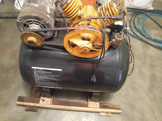 Vende-se compressor.