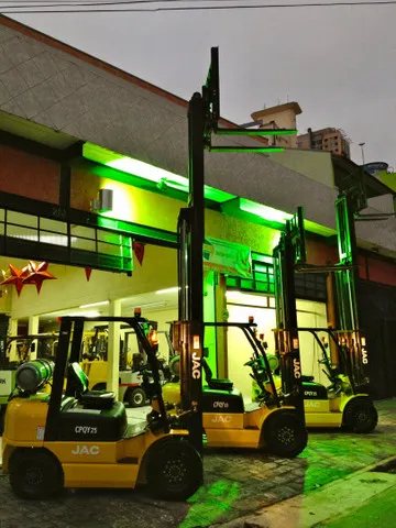 Empilhadeira JAC 3,5t torre alta 6m - chinesa 3 linha - nada a ver com carro JAC