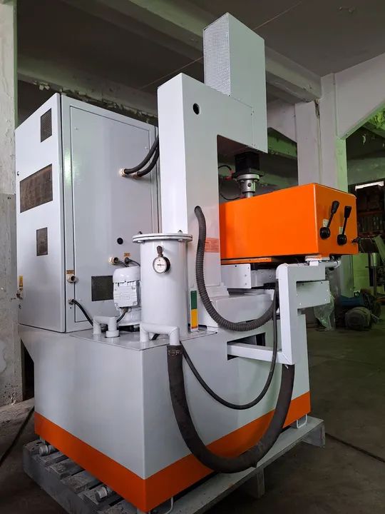 ELETROEROSÃO EDM-200NC - ENGEMAQ - Foto 6