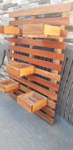   horta vertical de madeira para parede - Foto 2