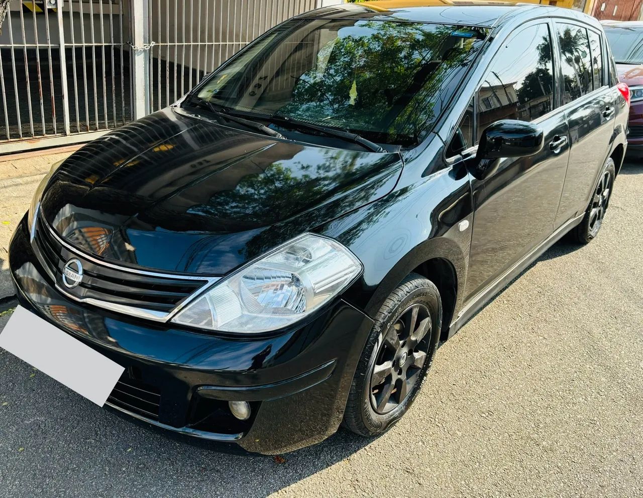 NISSAN TIIDA 2011 Usados e Novos