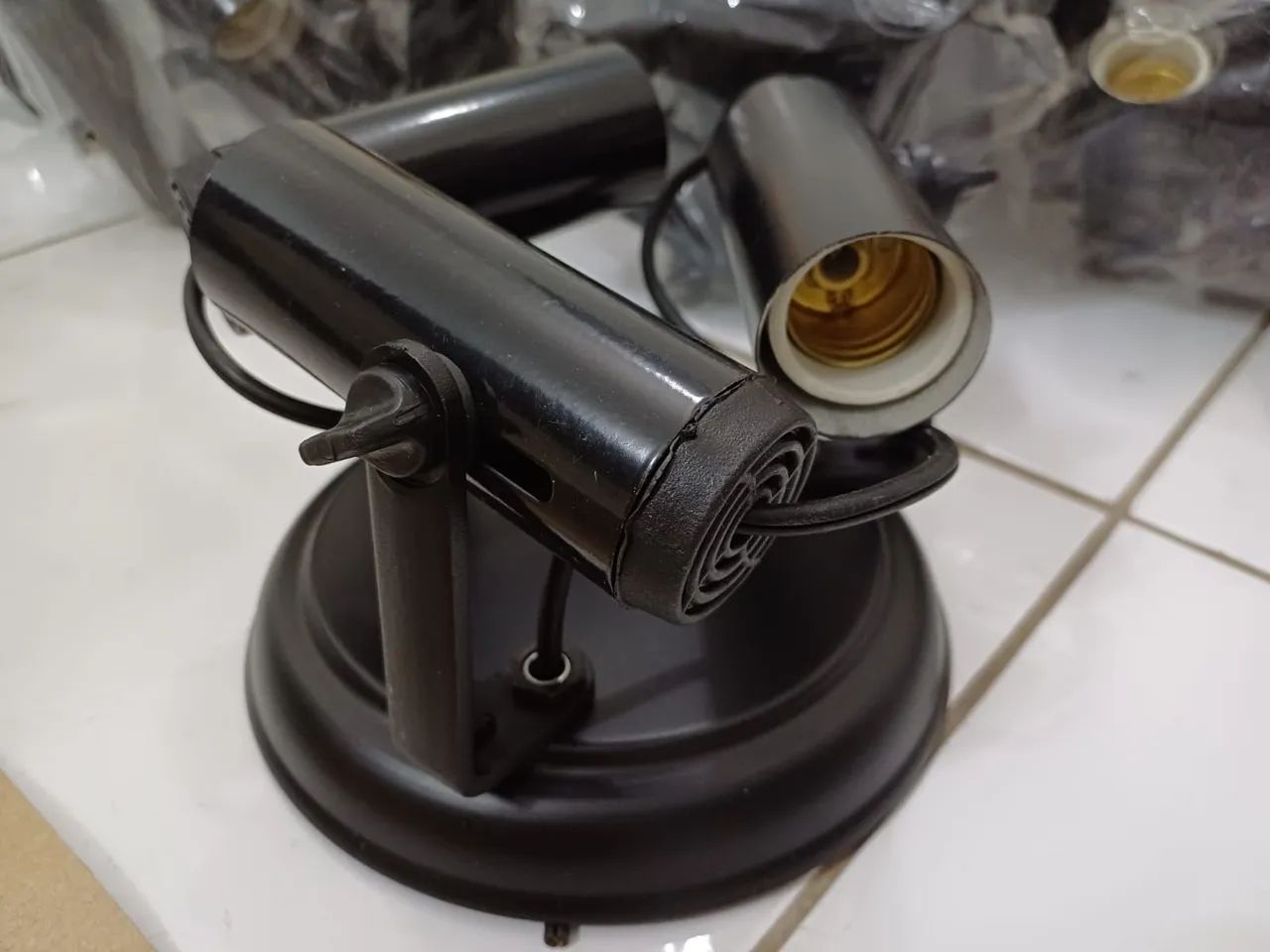 Pacote 18 spots pretos de 3 lâmpadas mais 3 drops de Vidro retro