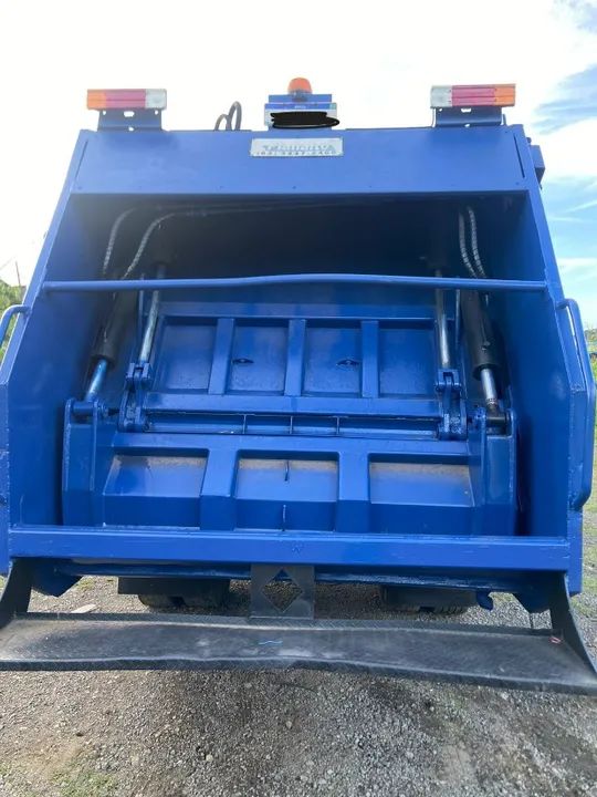 Caminhão VW 17280 Constellation - Ano 2016 - C/ Compactador - Foto 12