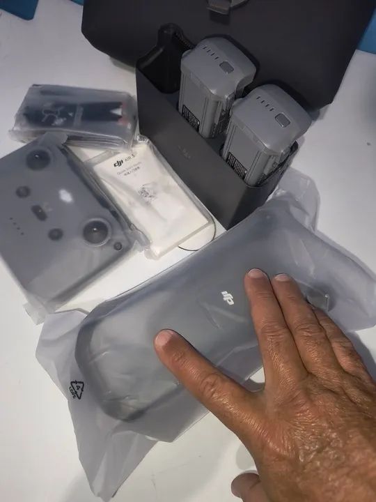 DJI AIR 3 FLY MORE COMBO  - Foto 5