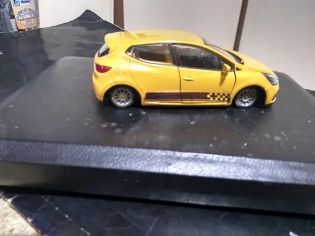 miniatura personalizada 132 renault clio
