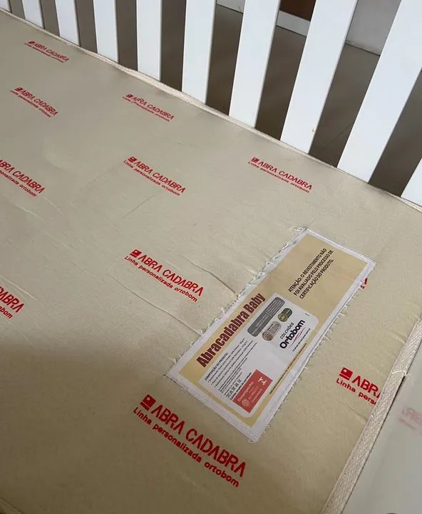 Berço cama Branco Pés de Madeira Abracadabra - Foto 4