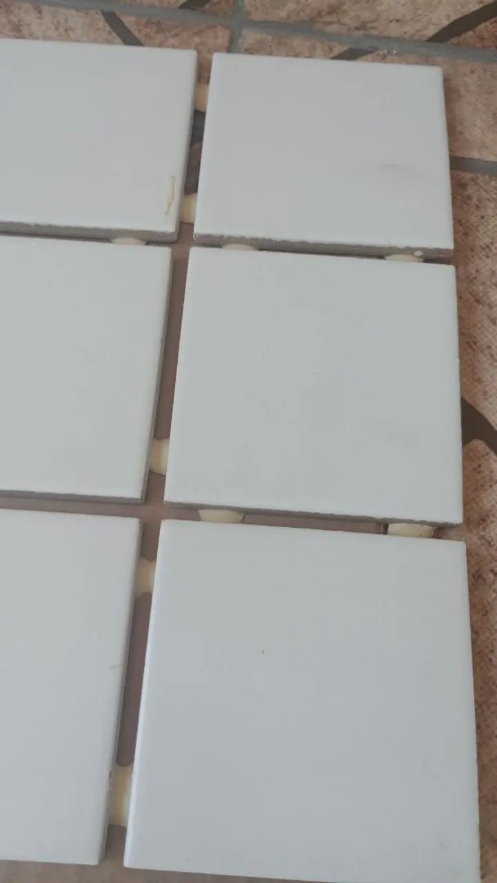 Azulejos quadrados brancos64962168489731122