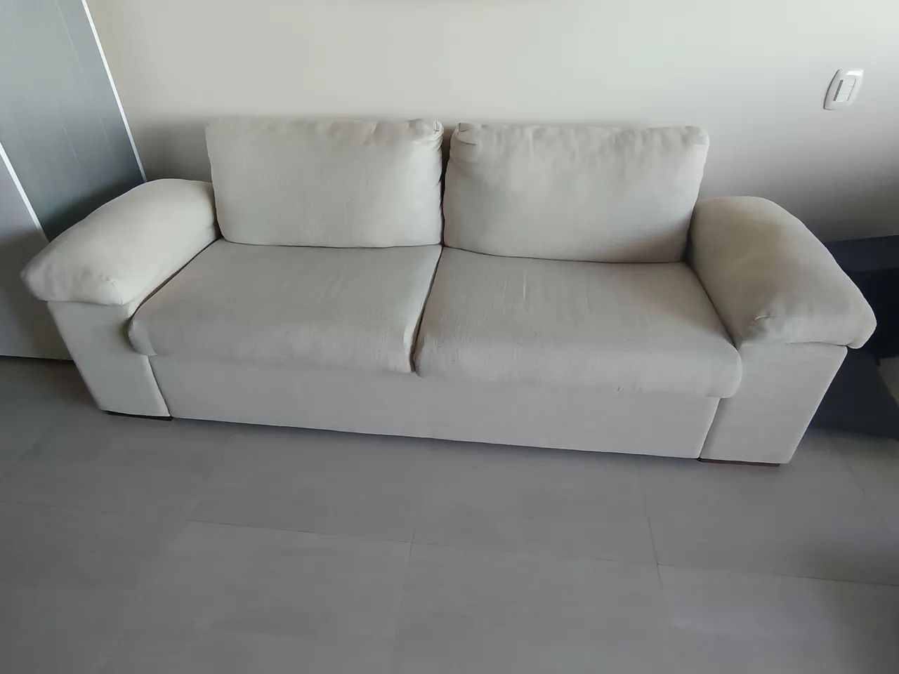 Sofá 3 lugares bege - Foto 3