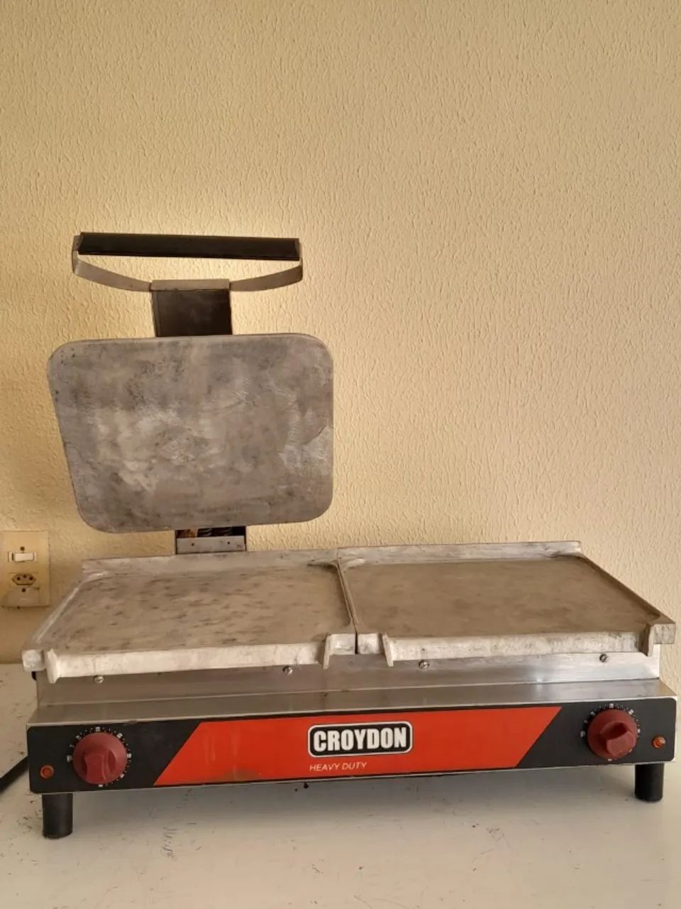 Sanduicheira Dupla Elétrica Croydon - Foto 3