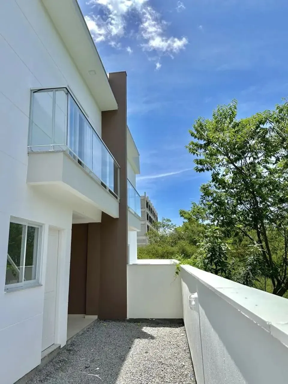 Sobrado para Venda em Palhoça, Nova Palhoça, 2 dormitórios, 2 suítes, 3 banheiros, 1 vaga