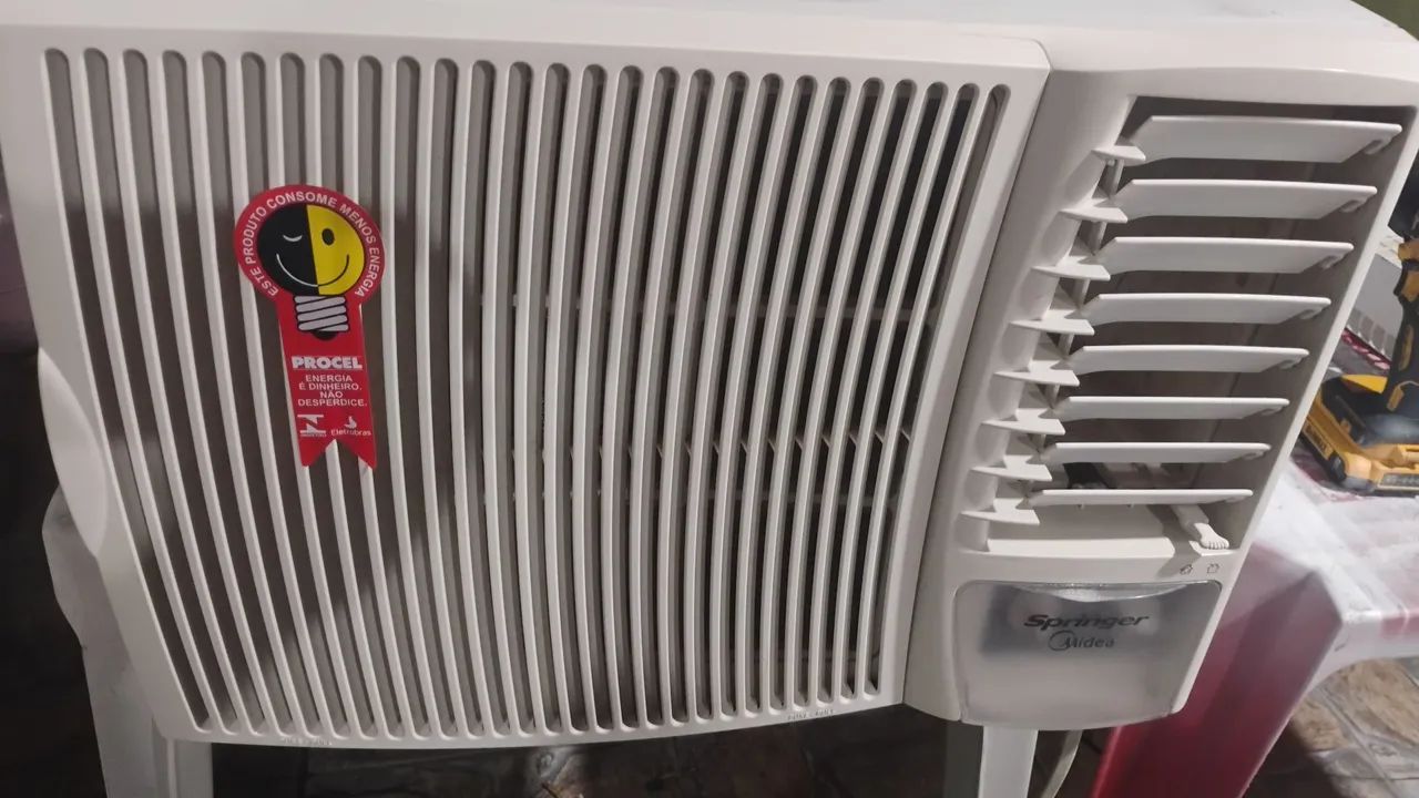 Ar condicionado 12 mil BTUs semi novo 
