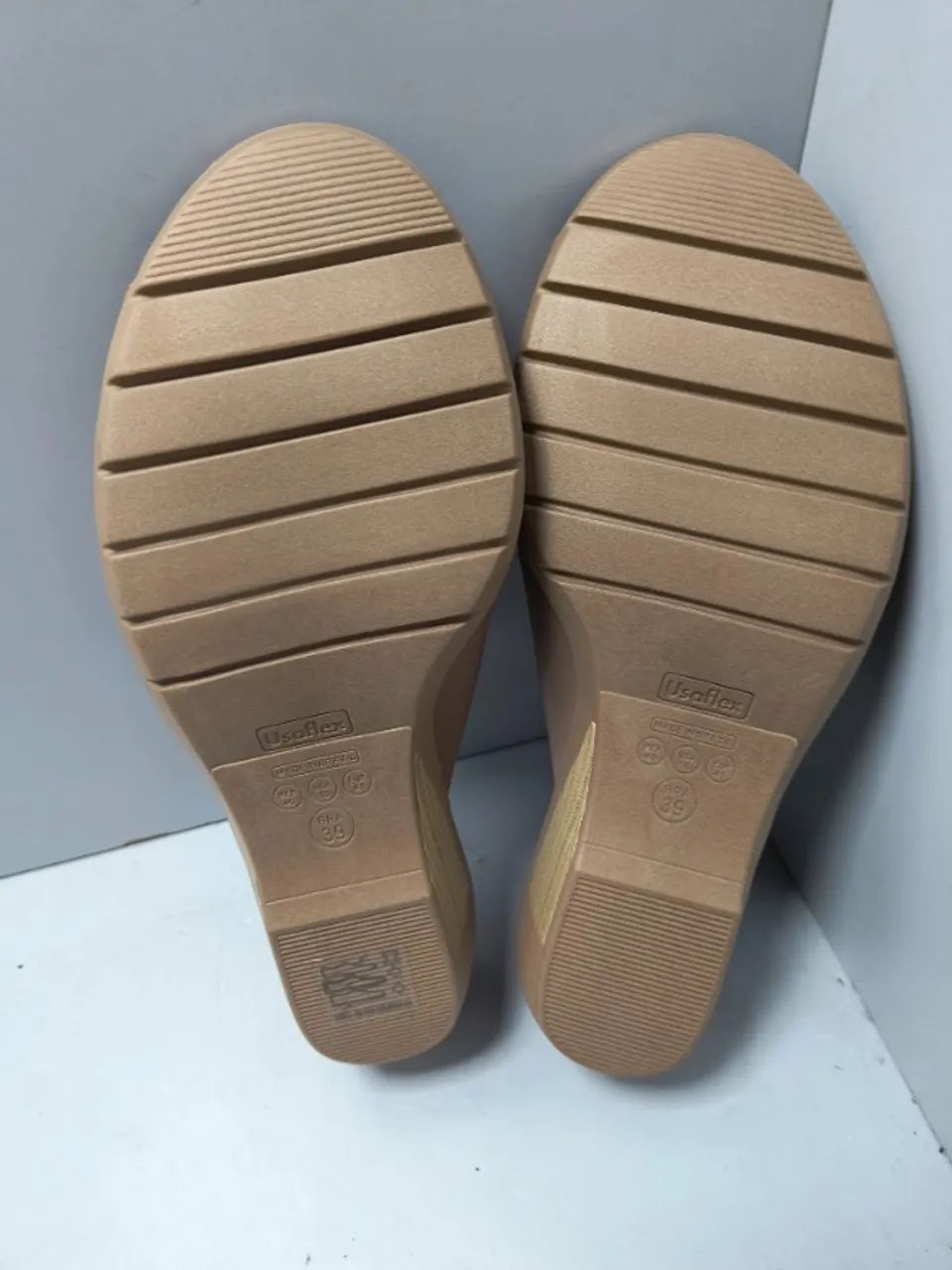Tamanco Anabela Camel Com Enfeite T 39 - Foto 2