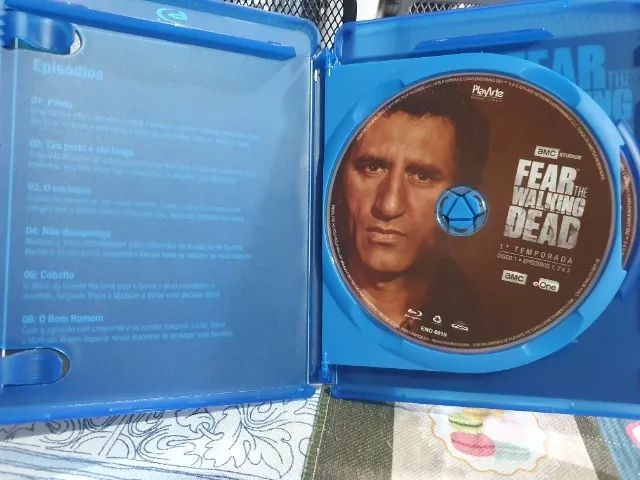 Blu-Ray Fear The Walking Dead 1ª Temporada Completa Original - Foto 4